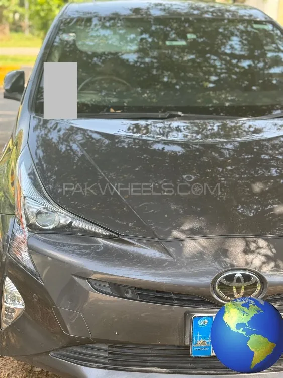 Toyota Prius 2017 for Sale in Islamabad Image-1