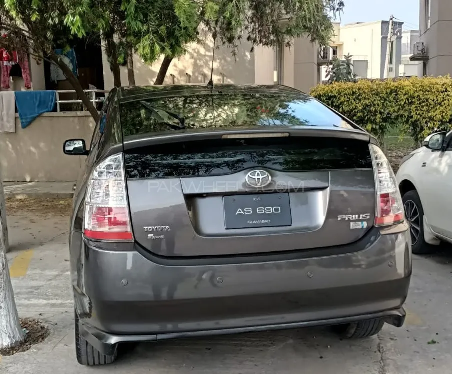 Toyota Prius 2008 for Sale in Lahore Image-1