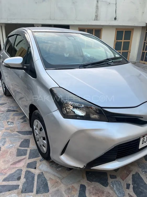 Toyota Vitz 2014 for Sale in Mardan Image-1