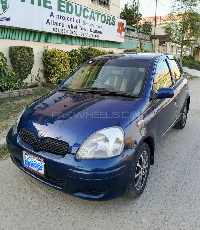 Toyota Vitz 2003 for Sale in Karachi Image-1