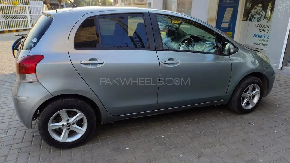 Toyota Vitz 2008 for Sale in Nowshera cantt Image-1