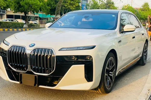 BMW 7 Series i7 xDrive60 M Sports 2023