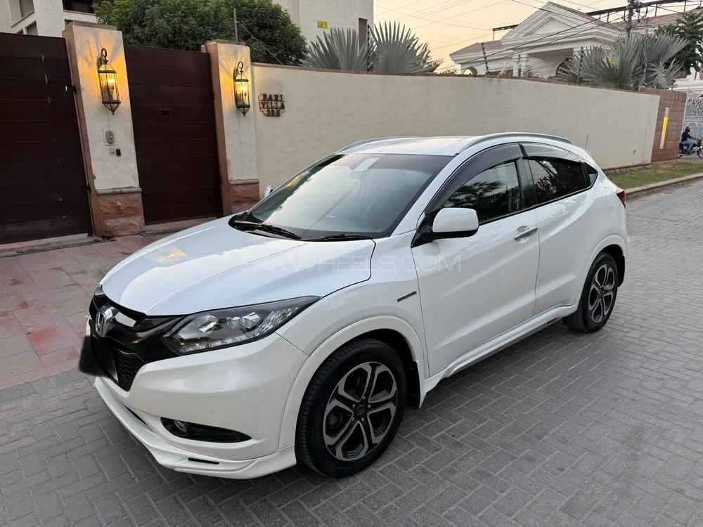 Honda Vezel 2014 for Sale in Karachi Image-1