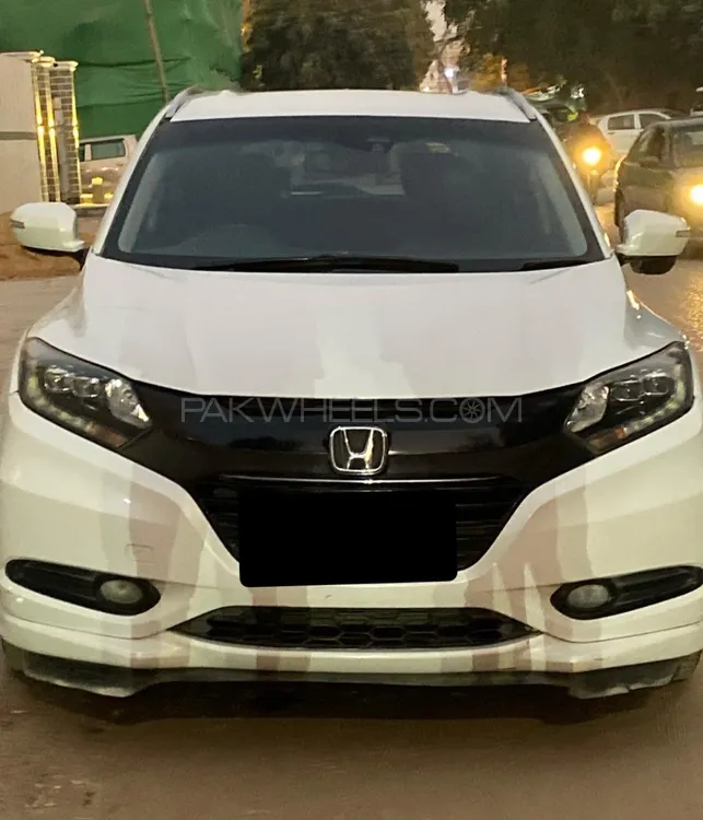 Honda Vezel 2015 for Sale in Karachi Image-1