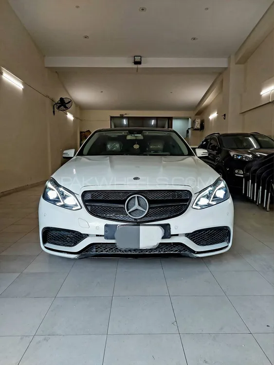 Mercedes Benz E Class 2011 for Sale in Karachi Image-1