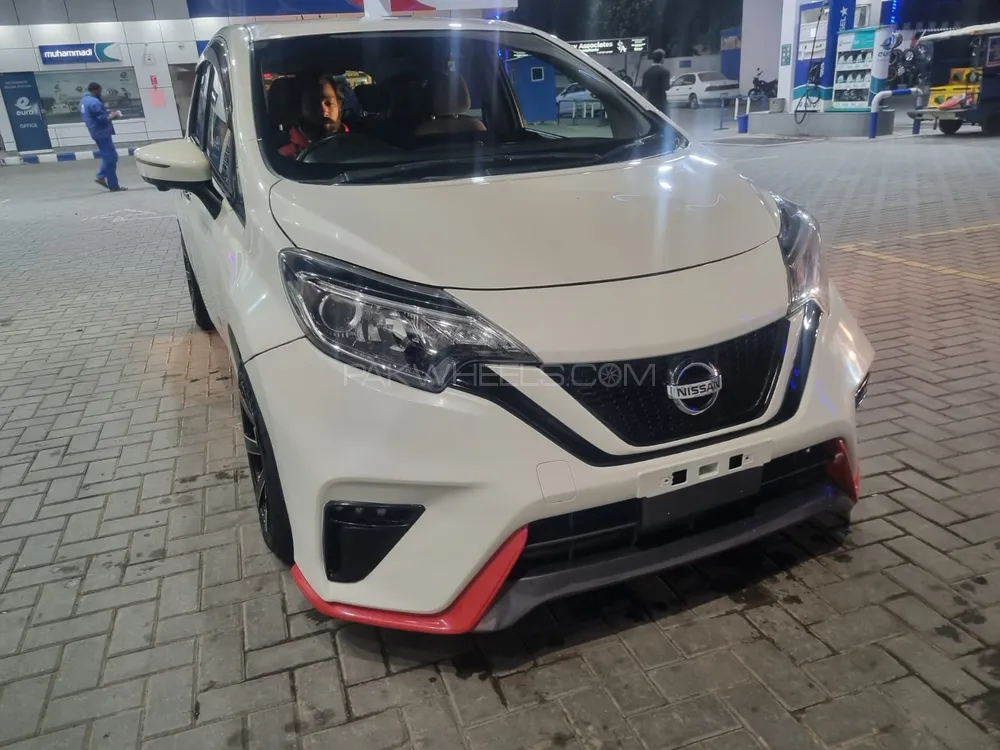 Nissan Note 2017 for Sale in Lahore Image-1