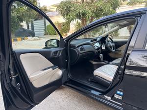 HONDA CITY 1.2L CVT (1200cc) AUTOMATIC 
Model 2024 || Registered 2024
8,000 KM Driven verifiable
HONDA SHAHRAH E FAISAL MAINTAINED 
Bumper To Bumper Original 100% 
Pearl Black Color 
Beige room
Interior is as good as new
COMPANY SEALS STILL INTACT
Original NAVIGATION 
ECON Mode
Like a brand new car

For inspection
Available at SUPREME CARS
Plot # 151/F,Under Imam heights,Shop no.1&2, Main Khalid Bin Walid Rd, Karachi, Sindh 75400

|  Premium Cars  |  Best Prices  |  Optimum Performance | 
#Supremecarsgang
