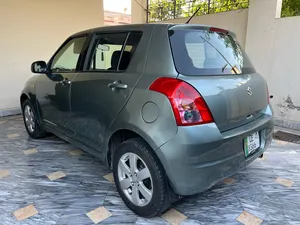 Suzuki Swift DLX 1.3 2013 for Sale
