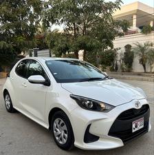 TOYOTA YARIS HATCHBACK G PACKAGE (1000cc)
Model 2021 and Registration 2024
Choice Registered “333”
4.5 Grade Auction Sheet Available & Attached 
Only 35,000 KM Import Mileage 
37,000 Driven Now
Only 1500 km driven locally 
Complete service history available 
Pearl White Color
Bumper to Bumper Original Guaranteed 100%
First Owner
Automatic transmission 
PUSH START
CLIMATE A/C 
APPLE CAR PLAY BLUETOOTH 
MULTIMEDIA STEERING
DIGITAL METER
RETRACTABLE MIRRORS
RADAR
ETC
Too Many Extras 
Leather Seats 
As Good as zero meter
EXCHANGE POSSIBLE WITH ANY CAR

For inspection
Available at SUPREME  CARS
Plot # 151/F,Under Imam heights,Shop no.1&2, Main Khalid Bin Walid Rd, Karachi, Sindh 75400

|  Premium Cars  |  Best Prices  |  Optimum Performance | 
#supremecarsgang