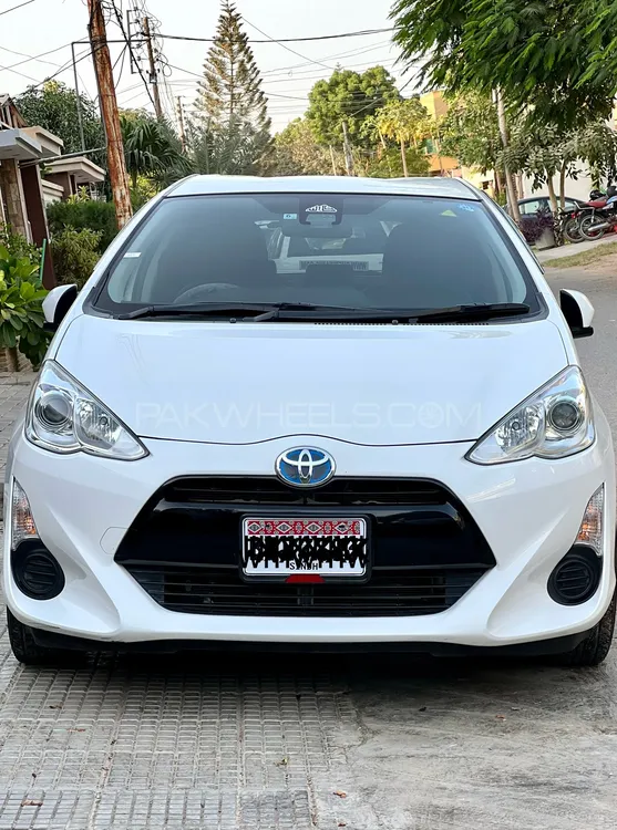 Toyota Aqua 2016 for Sale in Karachi Image-1