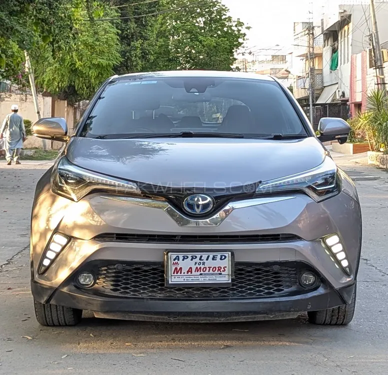 Toyota C-HR 2017 for Sale in Islamabad Image-1