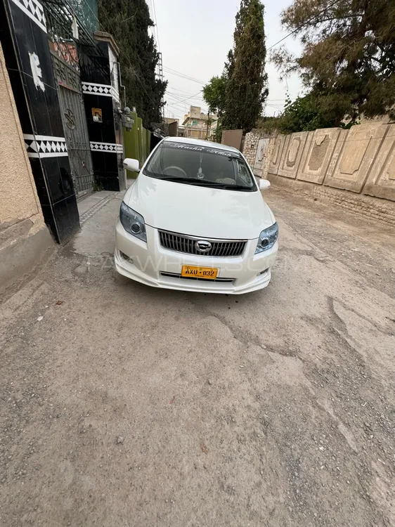 Toyota Corolla Axio 2013 for Sale in Quetta Image-1