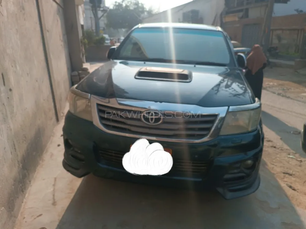 Toyota Hilux 2013 for Sale in Karachi Image-1