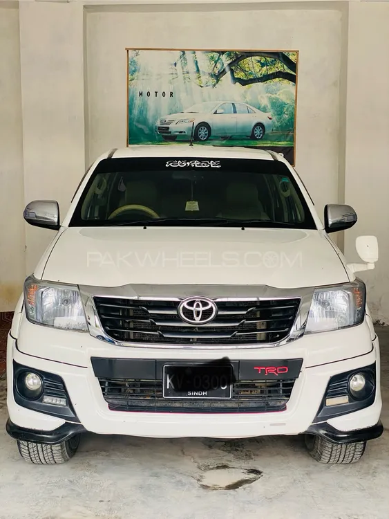 Toyota Hilux 2016 for Sale in Peshawar Image-1
