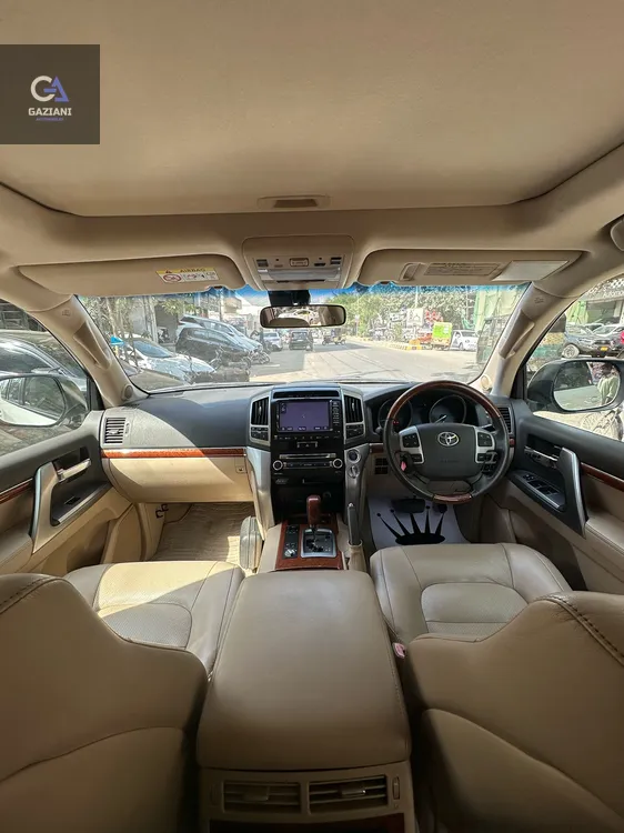 Toyota Land Cruiser 2013 for Sale in Karachi Toyota Land Cruiser 2013 for Sale in Karachi Image-8