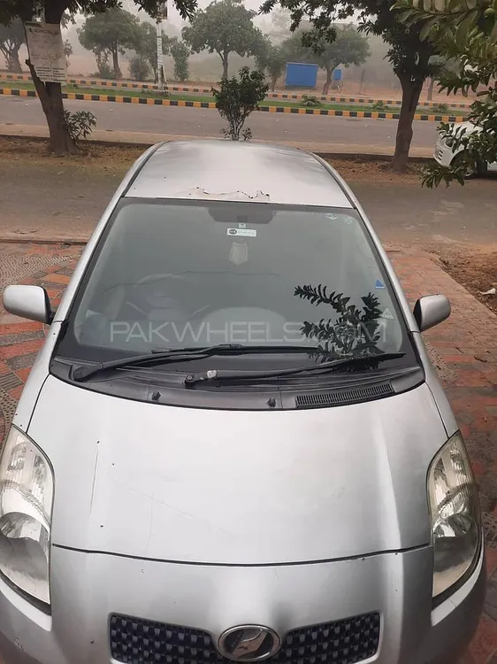 Toyota Vitz 2010 for Sale in Lahore Image-1
