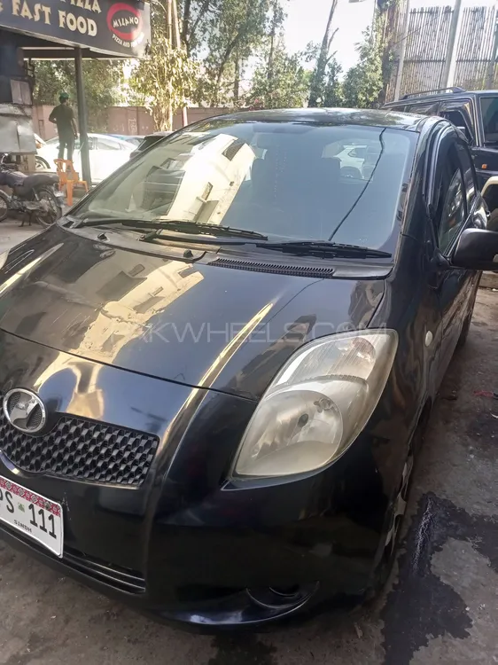 Toyota Vitz 2005 for Sale in Karachi Image-1
