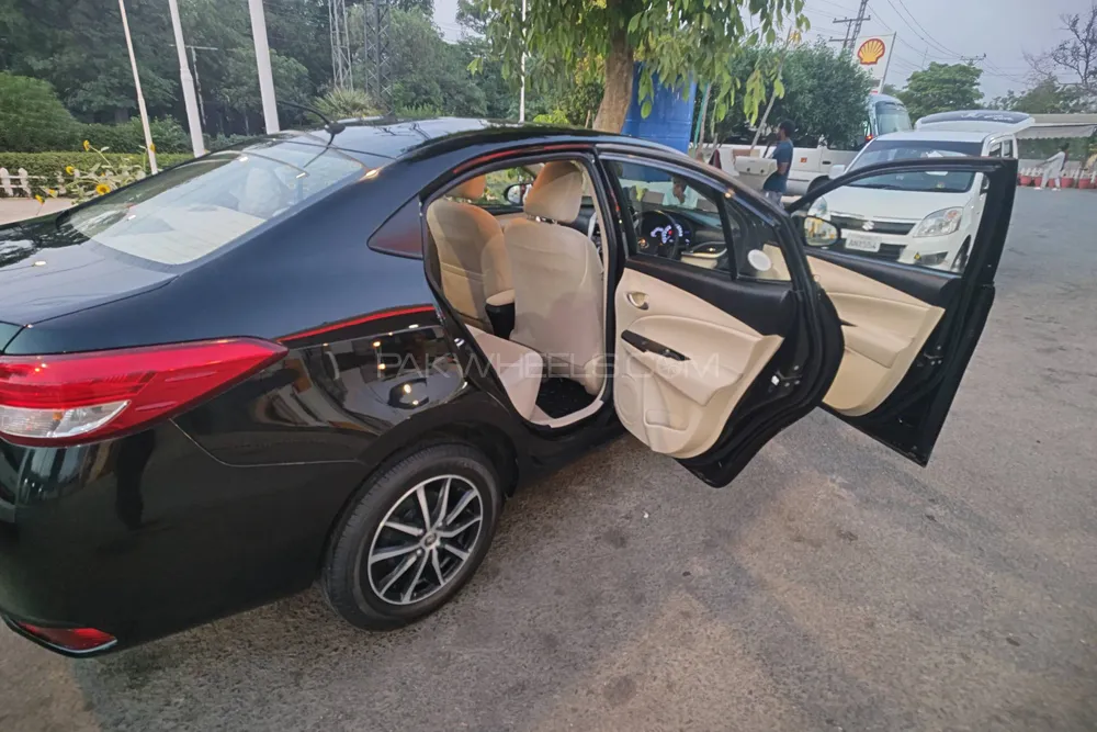 Toyota Yaris Sedan 2020 for Sale in Lahore Toyota Yaris Sedan 2020 for Sale in Lahore Image-5