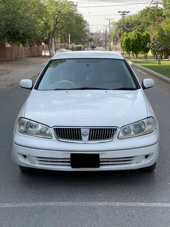 نسان سنی 2010 for Sale in ملتان Image-1