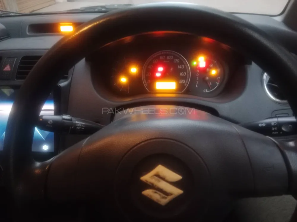 Suzuki Swift 2016 for Sale in Karachi Image-1