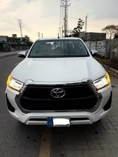 Toyota Hilux Revo V Automatic 2.8 2023 for Sale
