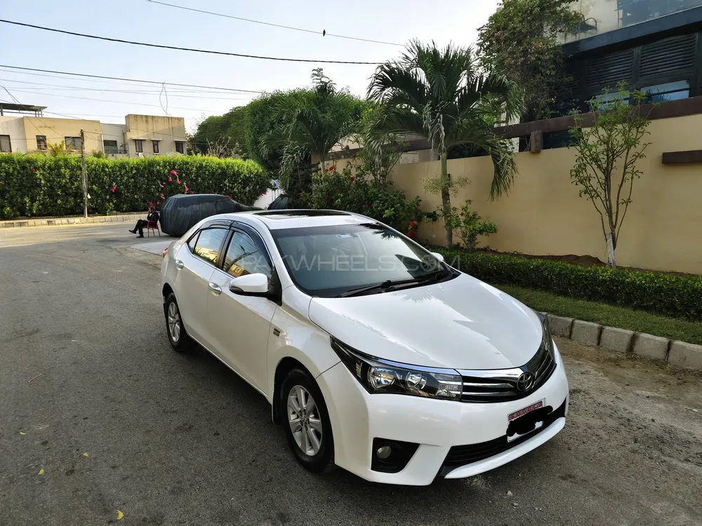 Toyota Corolla 2017 for Sale in Karachi Image-1