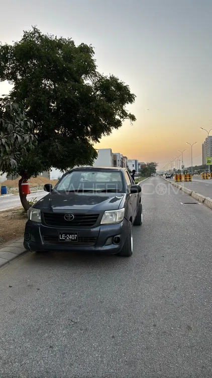Toyota Hilux 2014 for Sale in Karachi Image-1