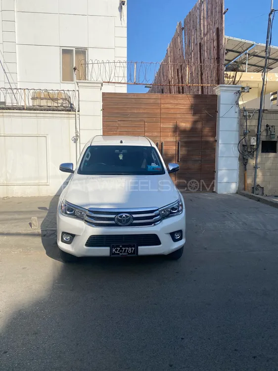 Toyota Hilux 2021 for Sale in Karachi Image-1