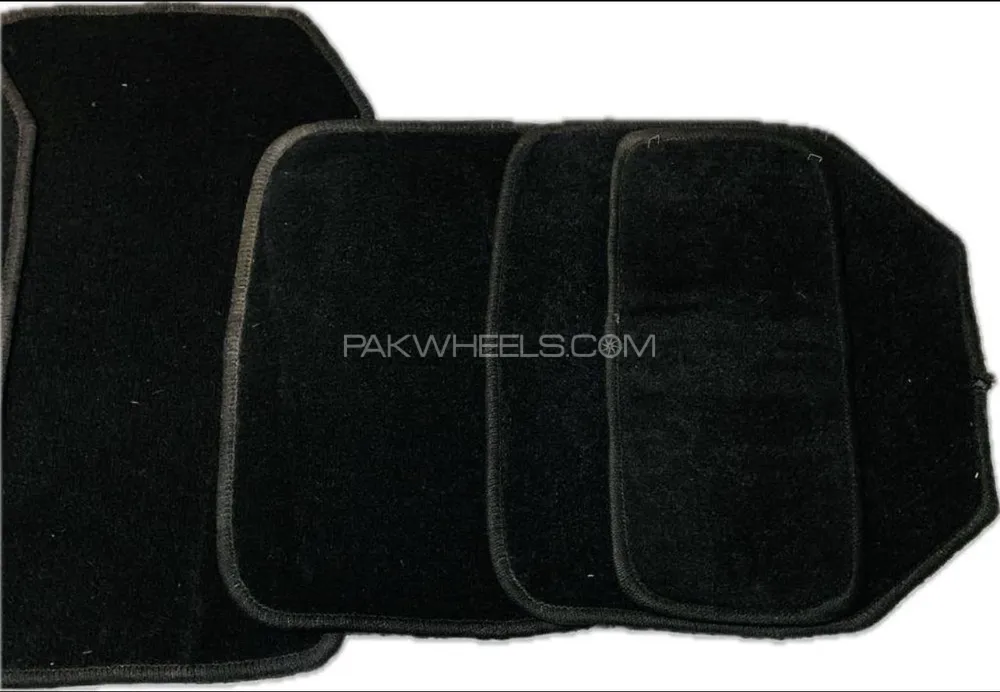 Universal Car Floor Mats Carpets 5 pcs Image-1