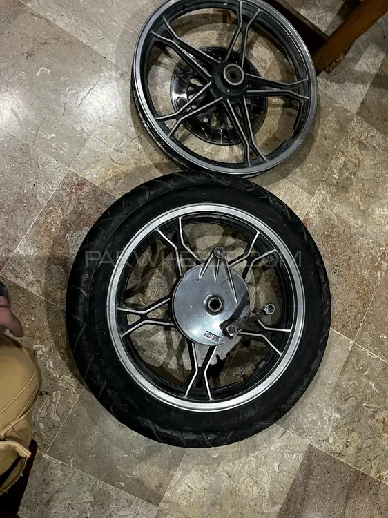 gs 250 1986 original rims  Image-1