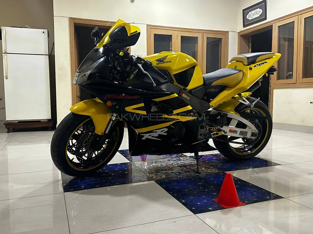 Honda CBR 1000RR 2005 for Sale Honda CBR 1000RR 2005 for Sale Image-3