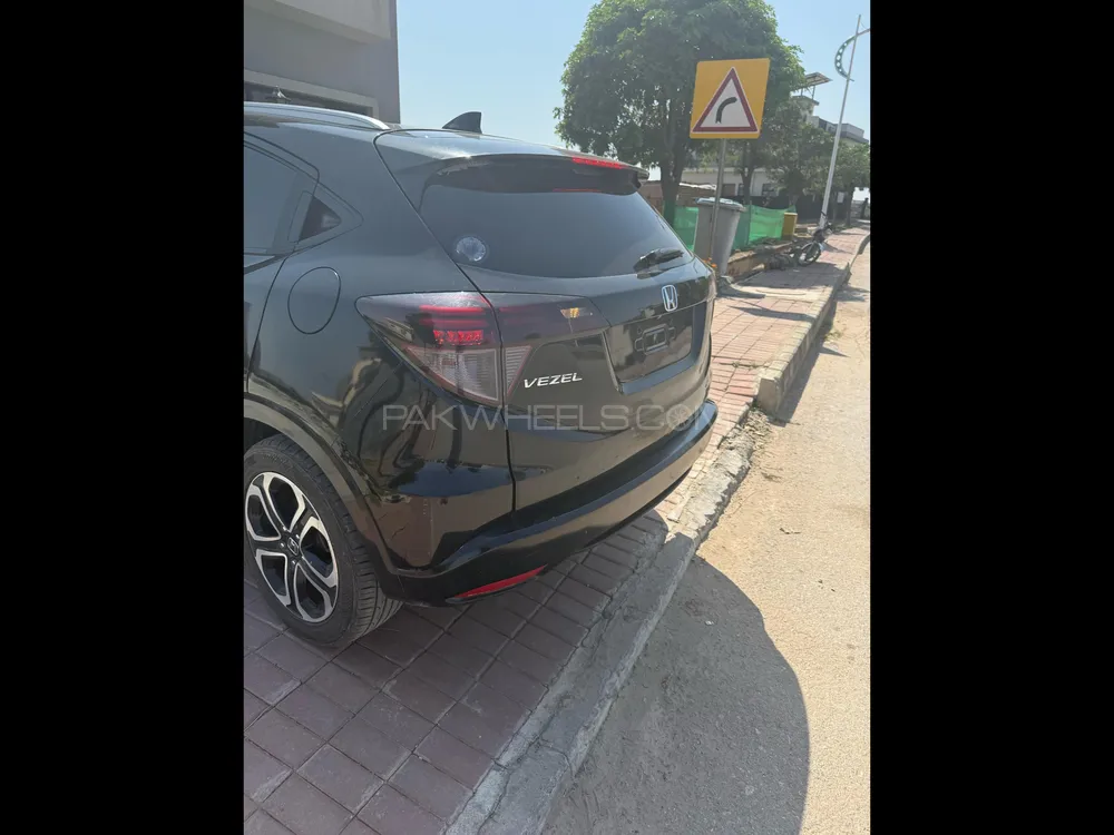 Honda Vezel 2014 for Sale in Islamabad Honda Vezel 2014 for Sale in Islamabad Image-5