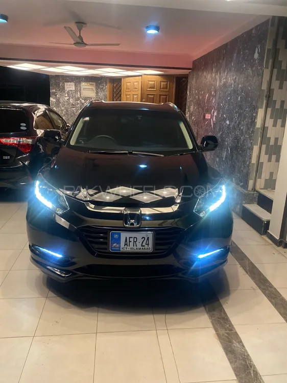 Honda Vezel 2017 for Sale in Abbottabad Image-1