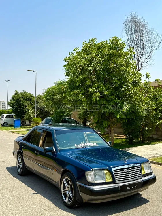 Mercedes Benz E Class 1989 for Sale in Lahore Image-1