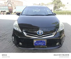 Toyota Prius Alpha S Touring 2013 for Sale