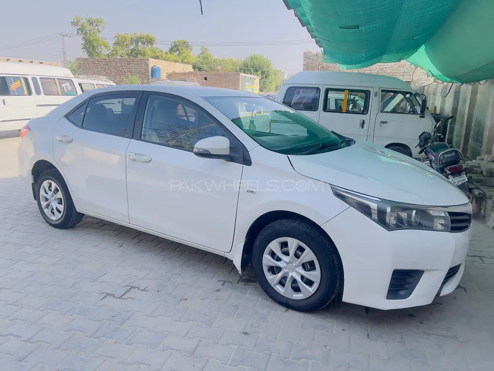 Toyota Corolla 2017 for Sale in Burewala Image-1