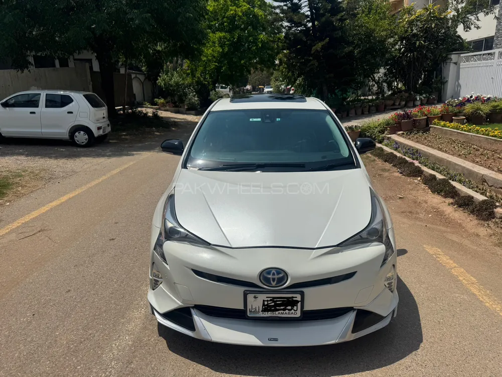 Toyota Prius 2016 for Sale in Islamabad Image-1