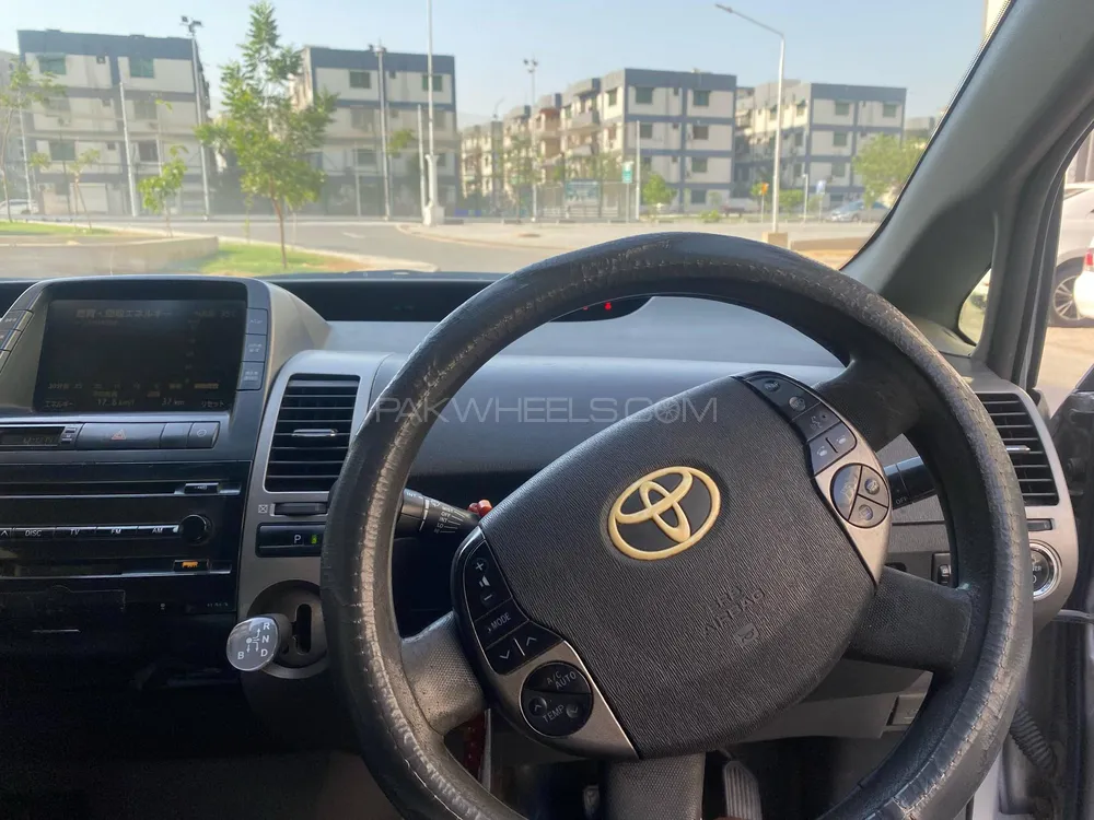 Toyota Prius 2009 for Sale in Karachi Image-1