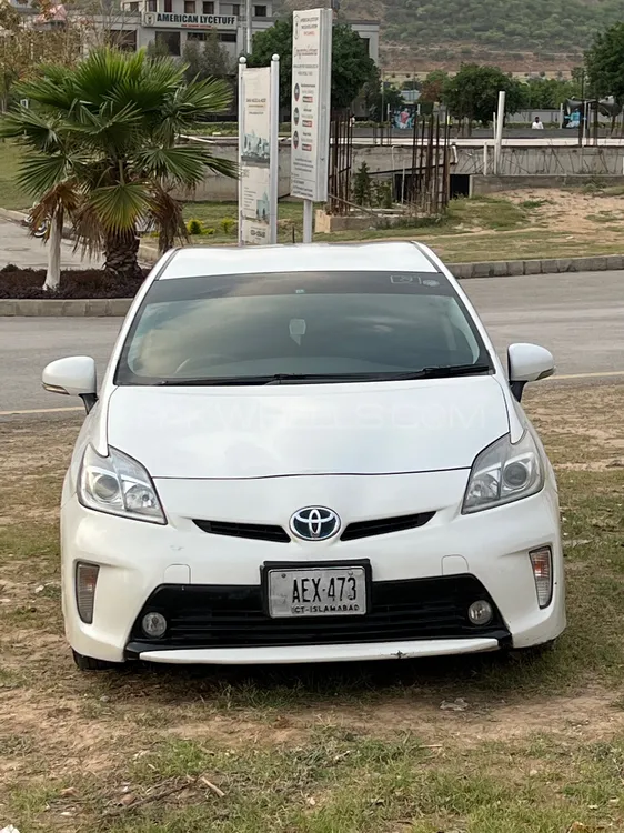 Toyota Prius 2013 for Sale in Islamabad Image-1