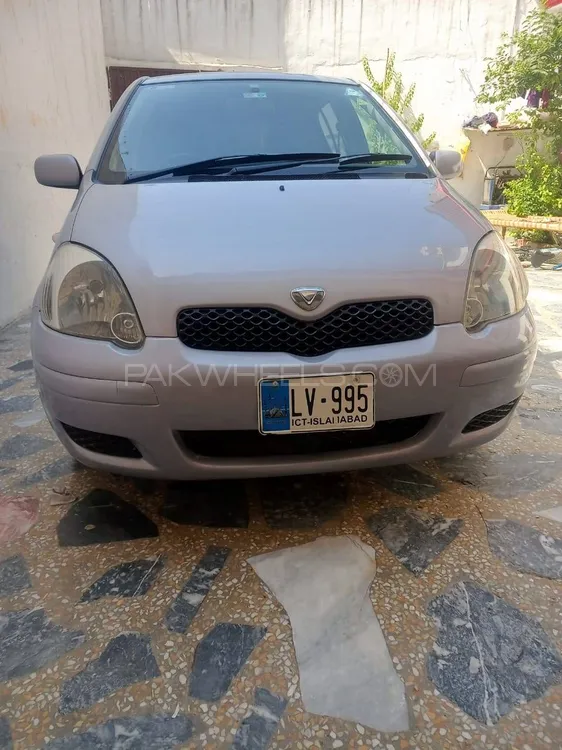 Toyota Vitz 2004 for Sale in Mardan Image-1