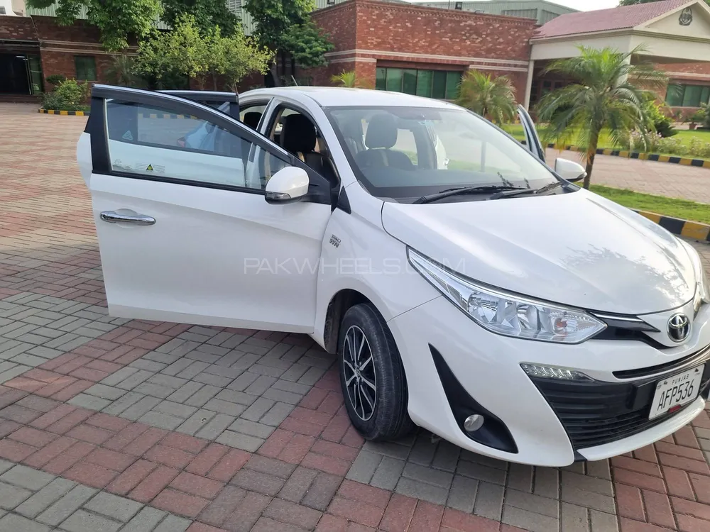 Toyota Yaris Sedan 2021 for Sale in Lahore Image-1
