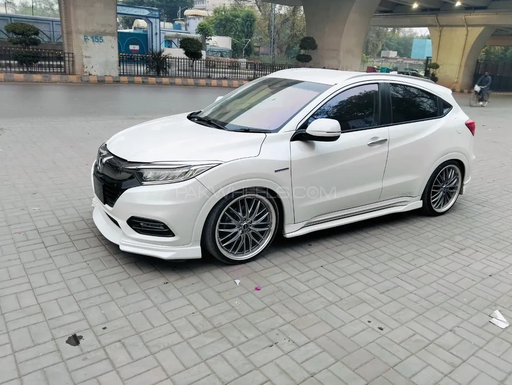 Honda Vezel 2018 for Sale in Peshawar Image-1