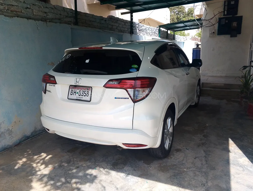 Honda Vezel 2014 for Sale in Sukkur Image-1