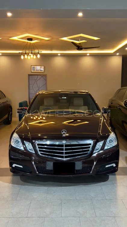 Mercedes Benz E Class 2010 for Sale in Lahore Image-1