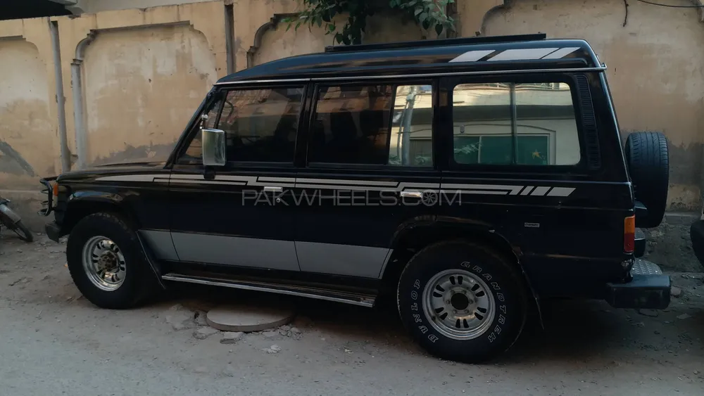 مٹسوبیشی پجیرو 1990 for Sale in لاہور Image-1