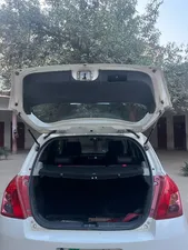 Suzuki Swift DLX Automatic 1.3 2012 for Sale