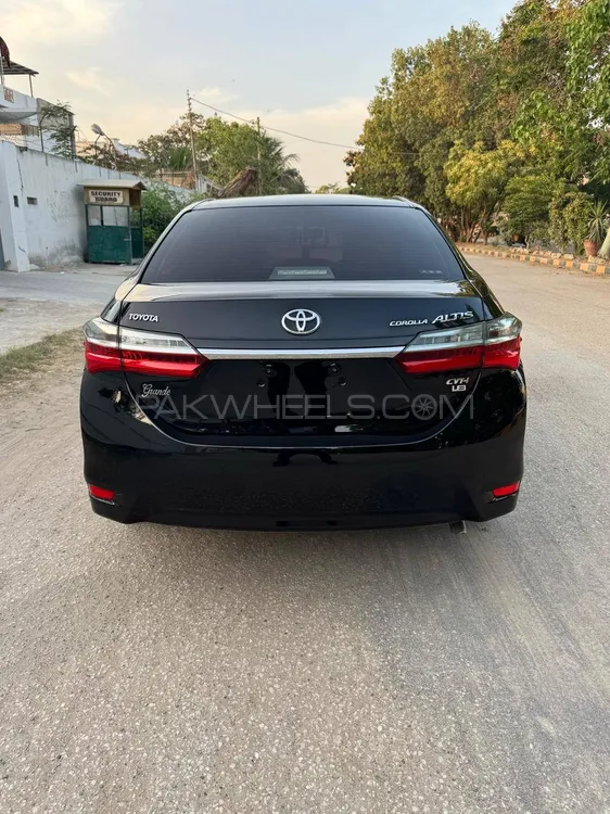 Toyota Corolla 2020 for Sale in Karachi Image-1
