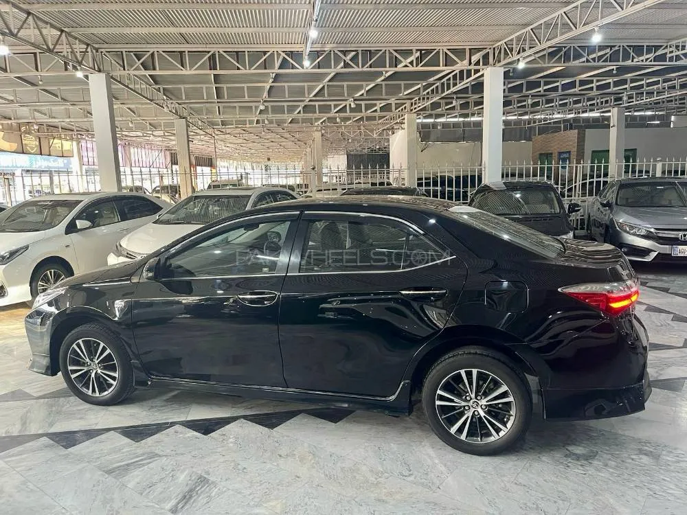 Toyota Corolla 2021 for Sale in Peshawar Image-1