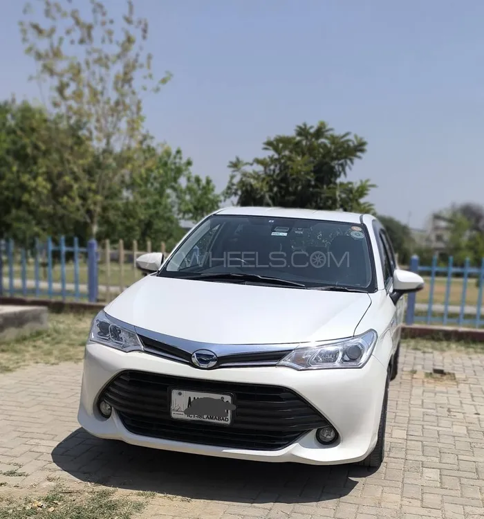 Toyota Corolla Axio 2016 for Sale in Islamabad Image-1