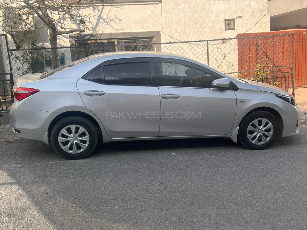 Toyota Corolla 2017 for Sale in Islamabad Image-1